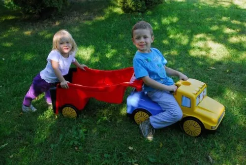 duy_jedzik_z_przyczep_aut_3.webp DUŻY JEŹDZIK Z PRZYCZEPĄ AUTO 3w1 polska 124cm