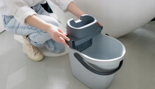 eco_ego_mop_paski_kij_ska_5.webp ECO EGO MOP PŁASKI KIJ SKŁADANY 130CM WIADRO 13L Z WYCISKACZEM ZESTAW