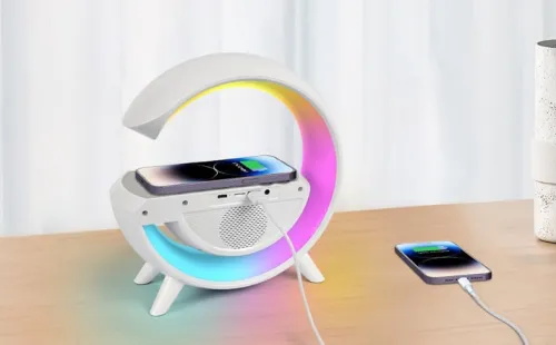 lampka_led_rgb_wiele_kolo_2.webp LAMPKA LED RGB WIELE KOLORÓW Z ŁADOWARKĄ INDUKCYJNĄ I GŁOŚNIKIEM
