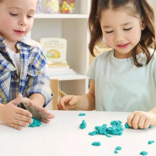 piasek_kinetyczny_zestaw__4.webp PIASEK KINETYCZNY ZESTAW ZAMEK 454G PIASKU + FOREMKA KINETIC SAND